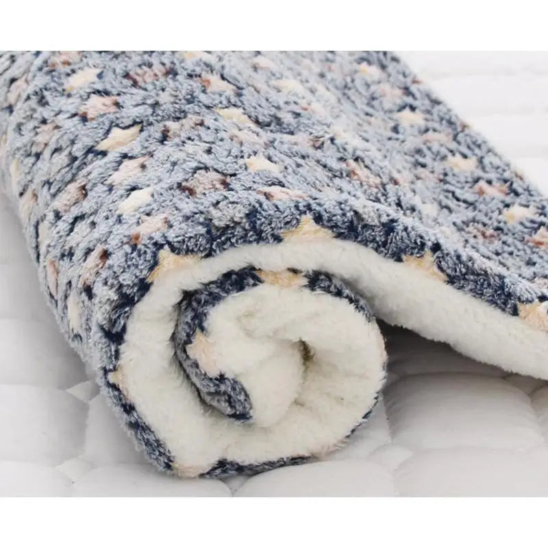 HookUpCo. Cozy Fleece Pet Sleeping Mat Blanket