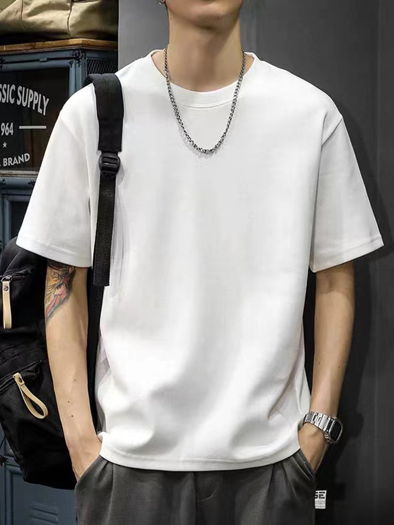 Men's Cotton Crew Neck Tee for Summer Comfort