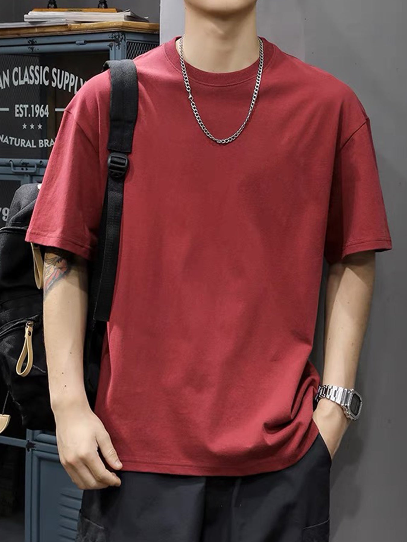 Men's Cotton Crew Neck Tee for Summer Comfort