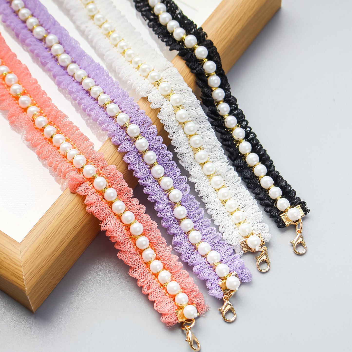 Elegant Pearl and Lace Adjustable Pet Collar for Stylish Pets