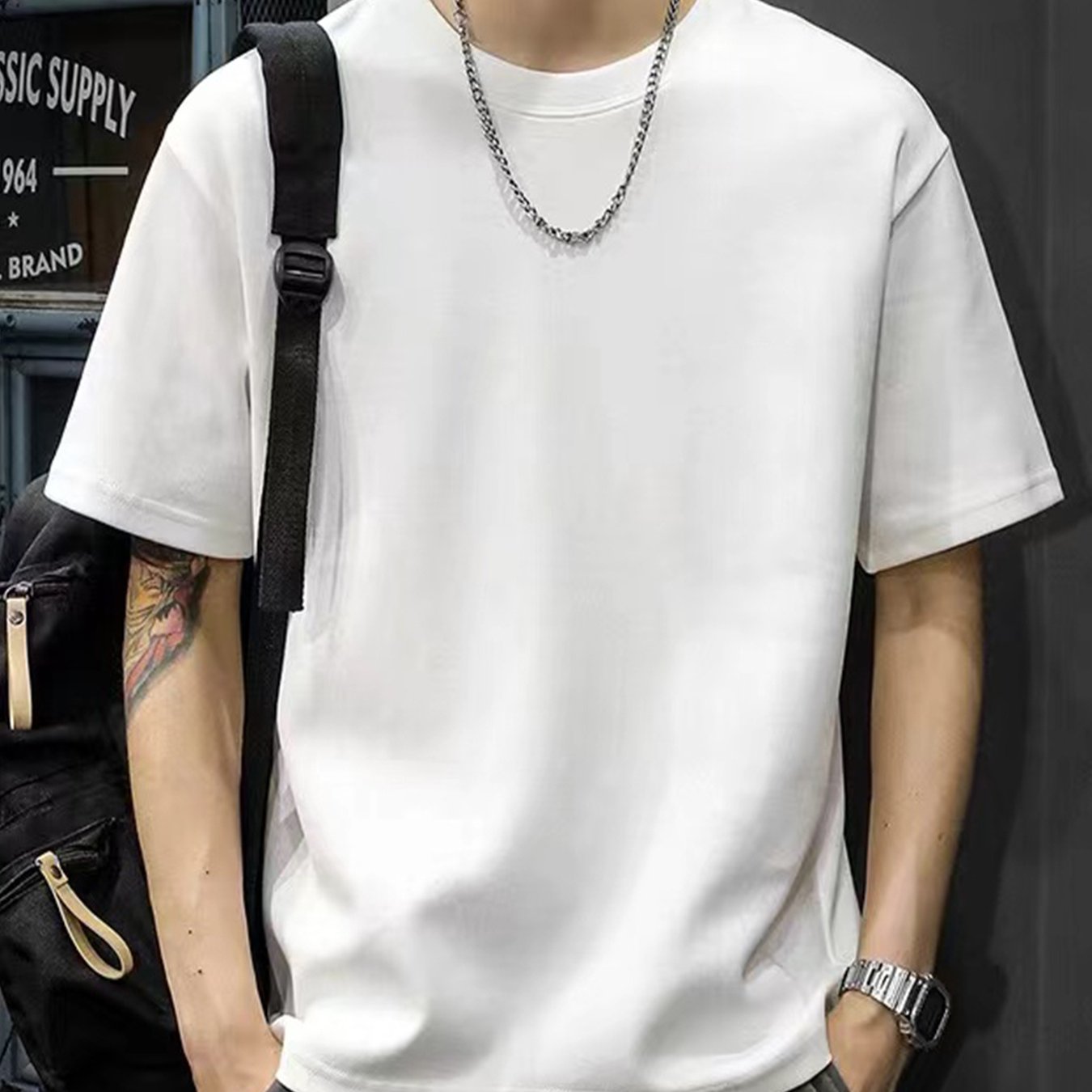 Men's Cotton Crew Neck Tee for Summer Comfort