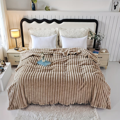 Ultra-Soft Pink Faux Rabbit Fur Blanket for All Seasons