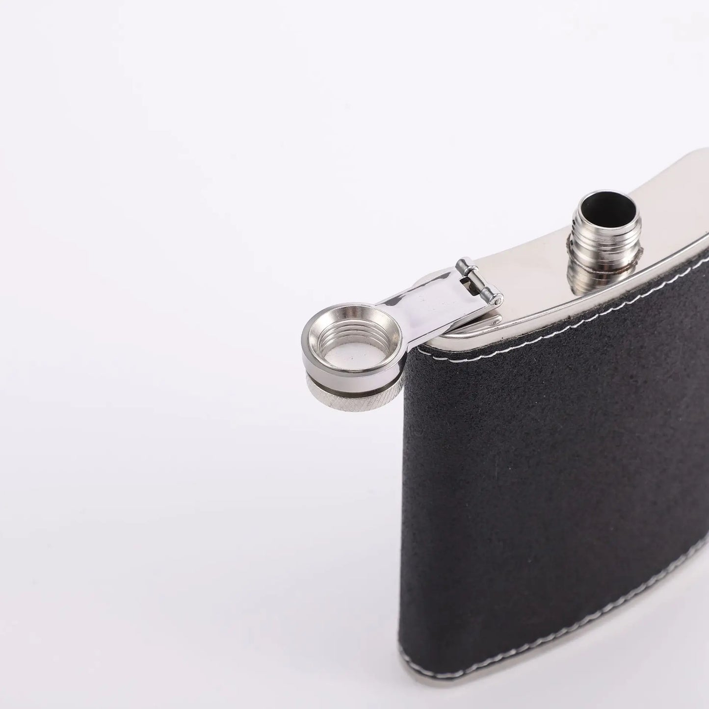 HookUpCo. Leather Hip Flask Gift Set with Box
