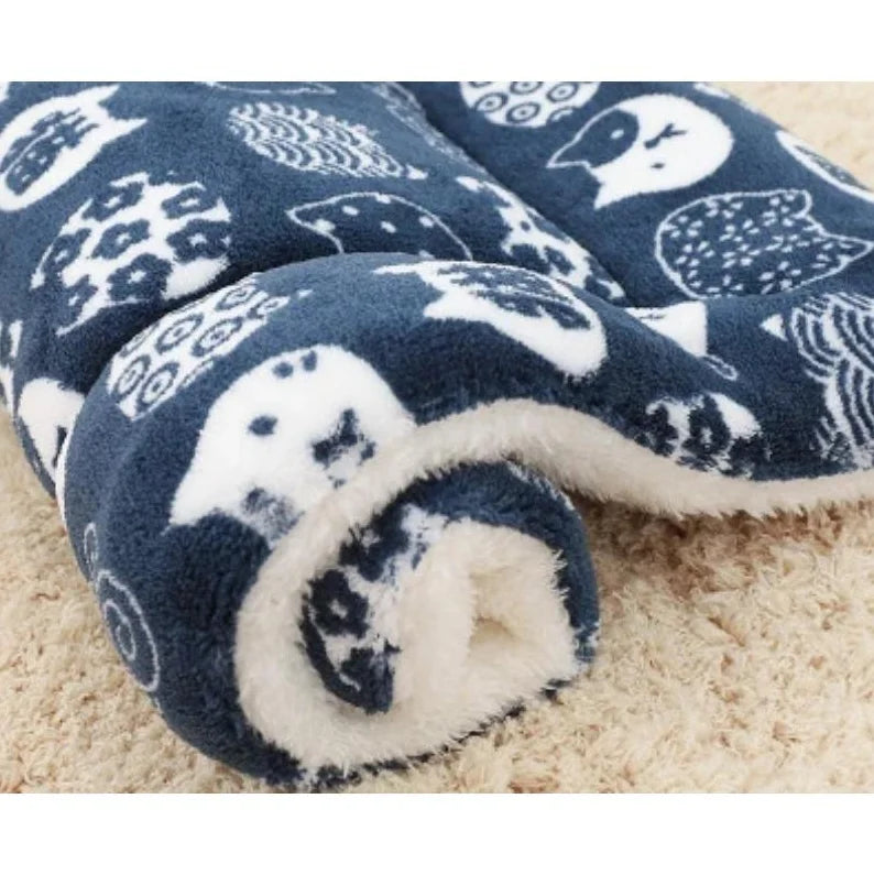 HookUpCo. Cozy Fleece Pet Sleeping Mat Blanket
