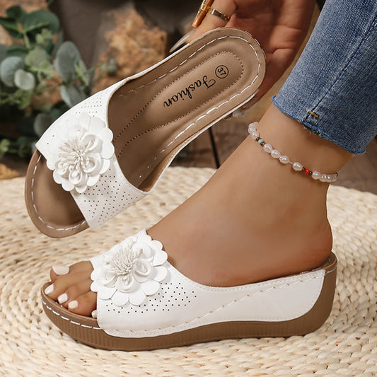 Retro Flower Decor Wedge Slippers for Summer Beach Days