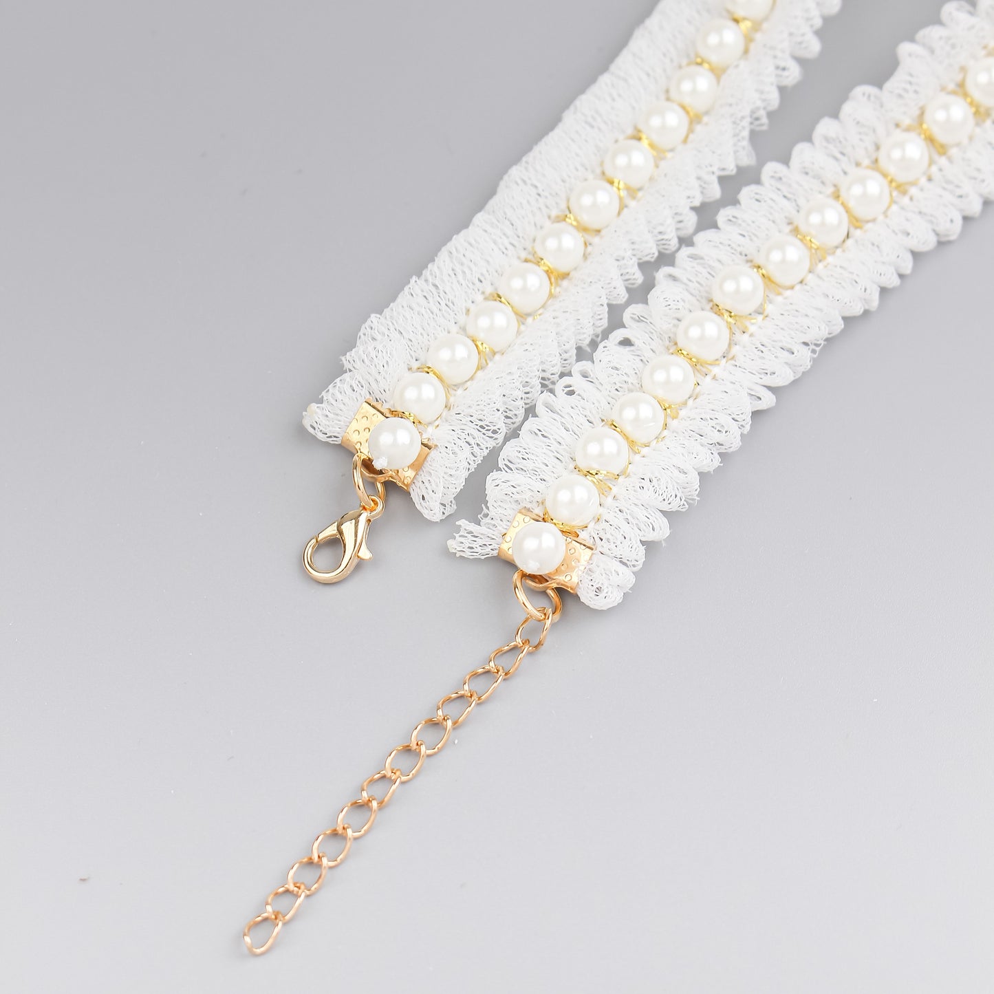 Elegant Pearl and Lace Adjustable Pet Collar for Stylish Pets